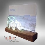 PHOTO GRAVÉE SUR PLEXIGLAS TRANSPARENT ÉCLAIRAGE PAR LEDS (A.R.T. GRAVURE)